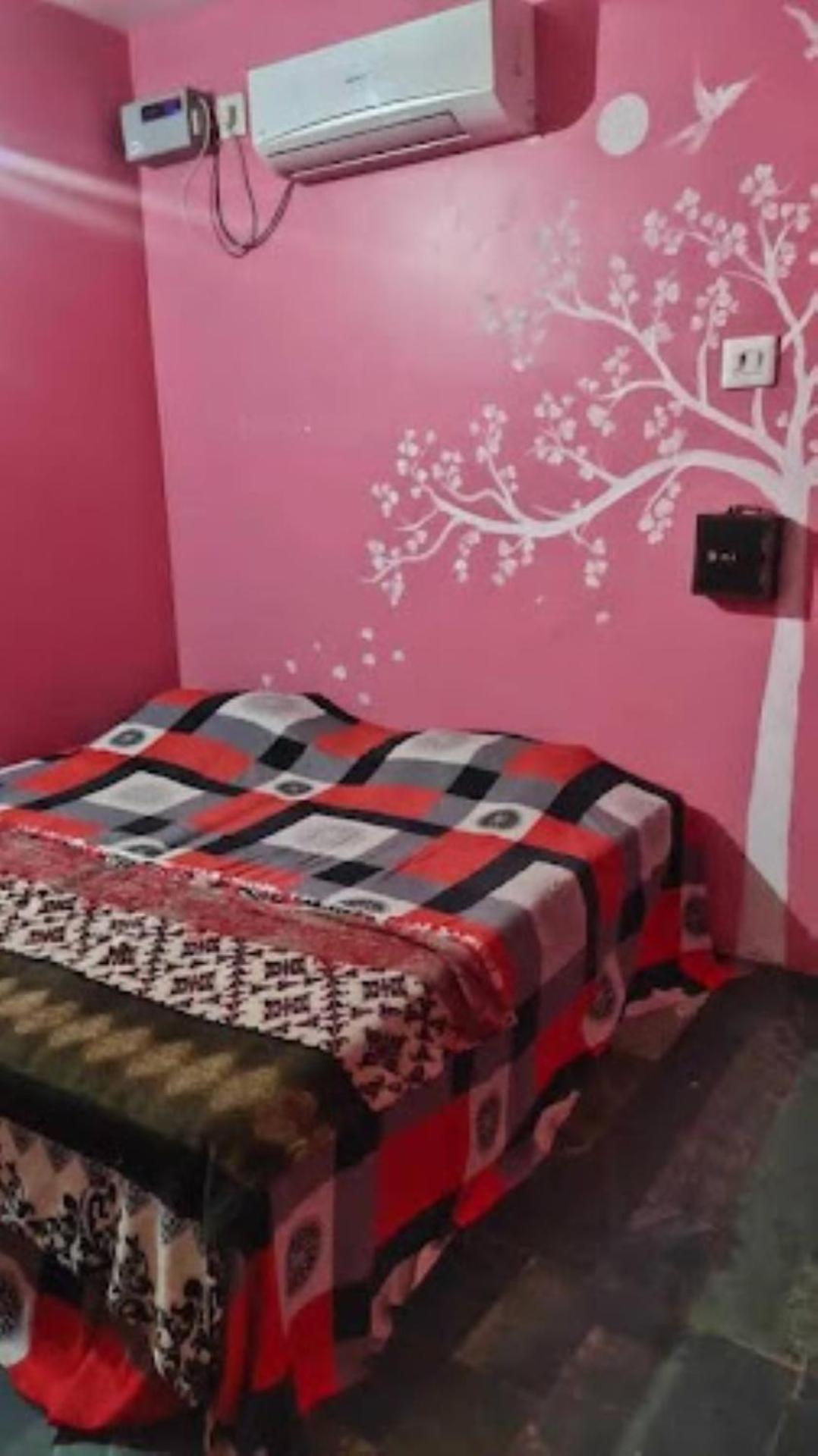 Hotel Chandan,บูบันเนสชวาร์ ภายนอก รูปภาพ